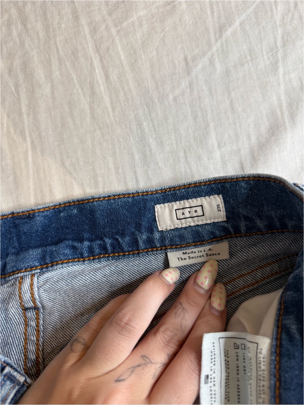 High-Rise Wide Leg Women's Jeans in Medium Blue - Picture 4 of 5